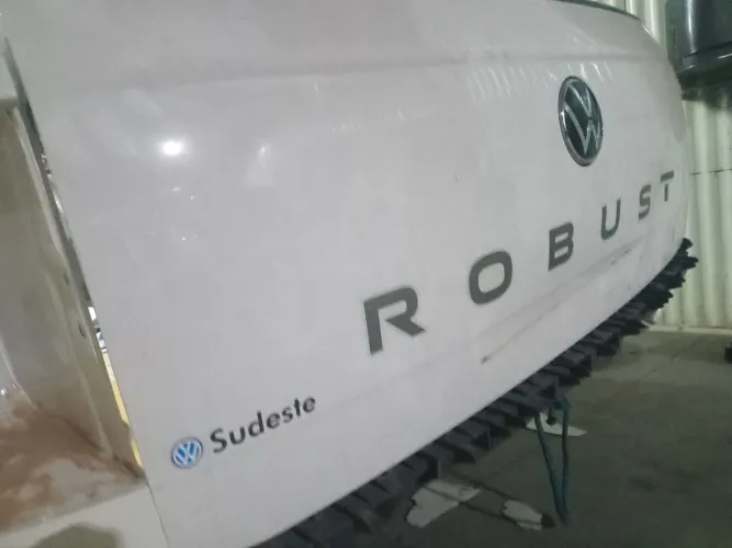 Tampa traseira Original Saveiro Robust 2025