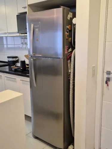 Geladeira Frost Free Electrolux DFX42, 370L, 127V