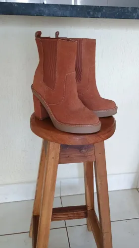 Bota Arezzo camurça