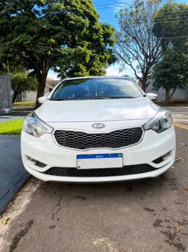 Kia Motors Cerato 1.6 16V Flex Aut. 2013
