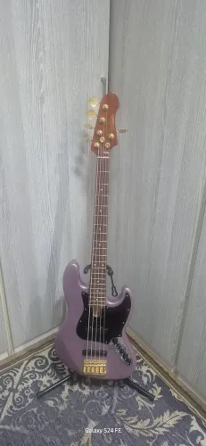 Contrabaixo Studebacker JB5C