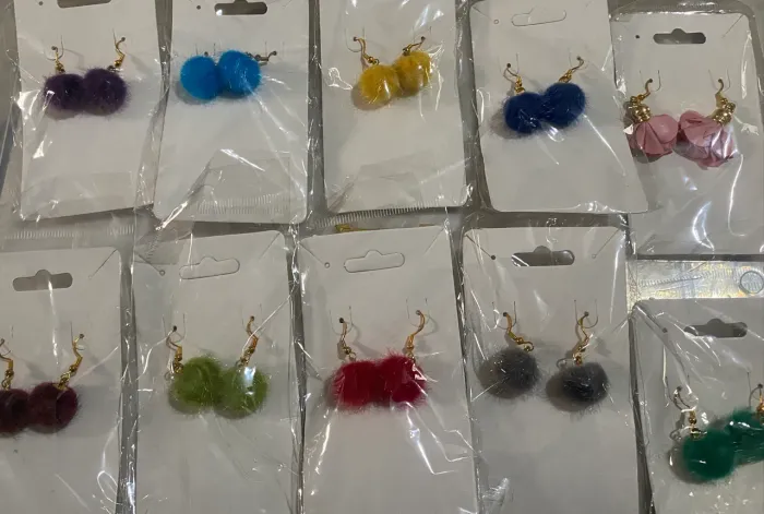Brincos diversos