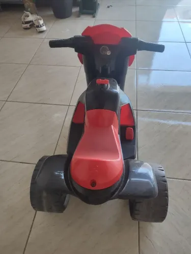 Moto elétrica infantil