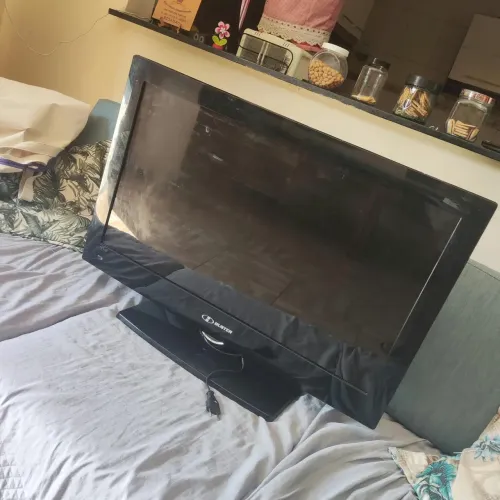 Tv 32" Buster LCD <br>Necessita trocar a película <br><br>Valor *R$ 200,00*