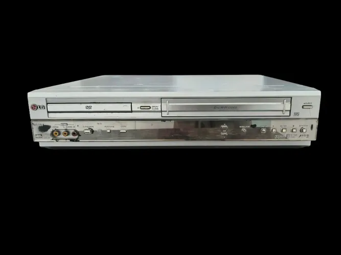 Vídeo cassete/ DVD LG FC-596