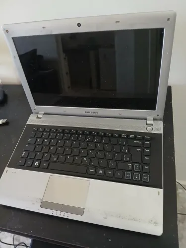 Lote 2 notebooks sem sinal nao ligam