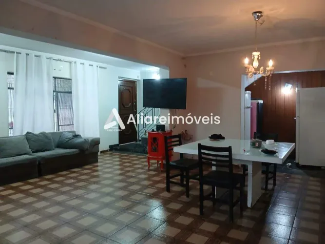 Casa c/ 4 quartos, 1 suíte e 3 vagas, 241m², à venda, no bairro Mooca, por 1.490.000,00