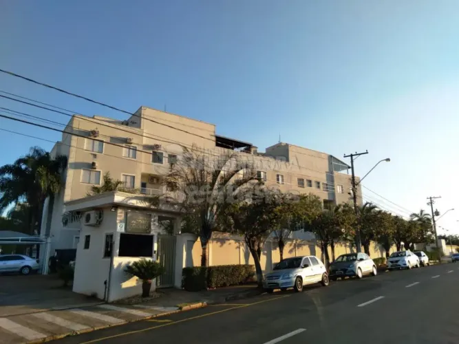 Rio Colorado - Térreo - 3 dorms com 1 suite, condomínio com piscina, quiosque com churrasq