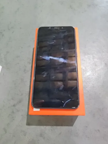Celular Redmi Note 6 Pro com defeito