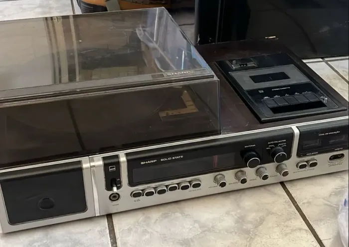 Aparelho de som vintage Sharp Solid State