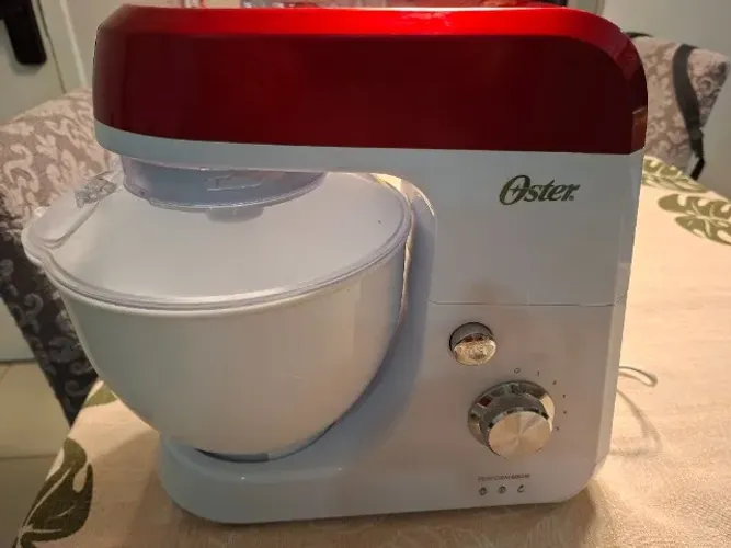 Batedeira Planetária Oster Perform Vermelha E Branca - 600w