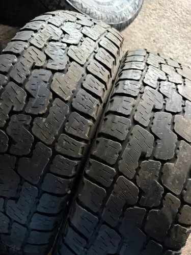 Pneu 225/65/17 Pirelli Alterrian 75 % vida útil