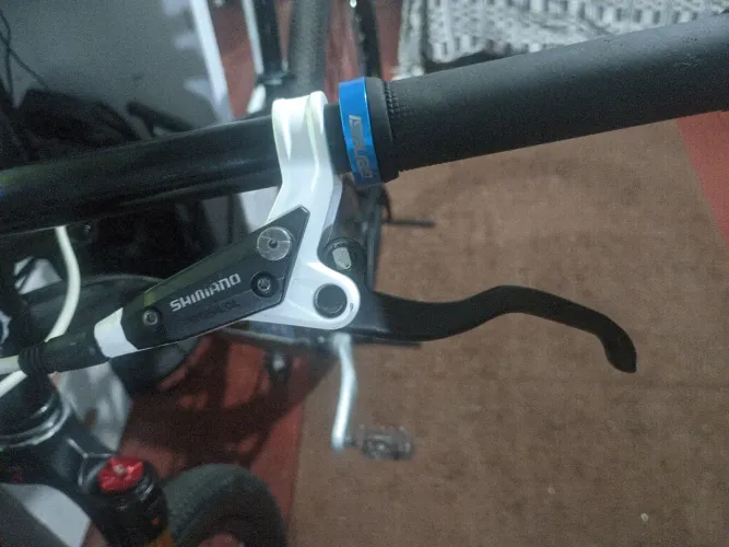 Par de Shimano m445 brancos (freio de colecionador)