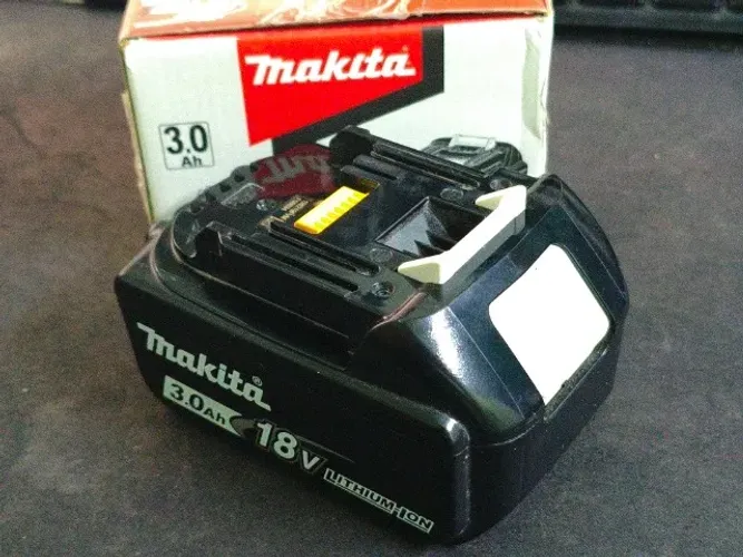 Original Bateria Makita 18V LXT BL1830B na caixa DHP486 489 482 481 453 DGA504 404 458