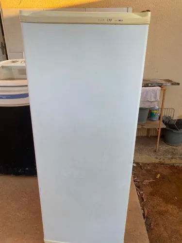 Vendo freezer vertical