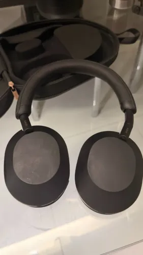 Sony WH-1000XM5 Preto - Cancelamento de Ruído, com estojo
