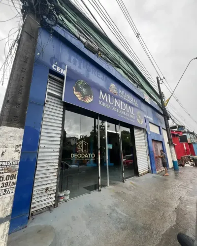 Galpão Comercial na Av. Brasil 200m² em Localização Estratégica