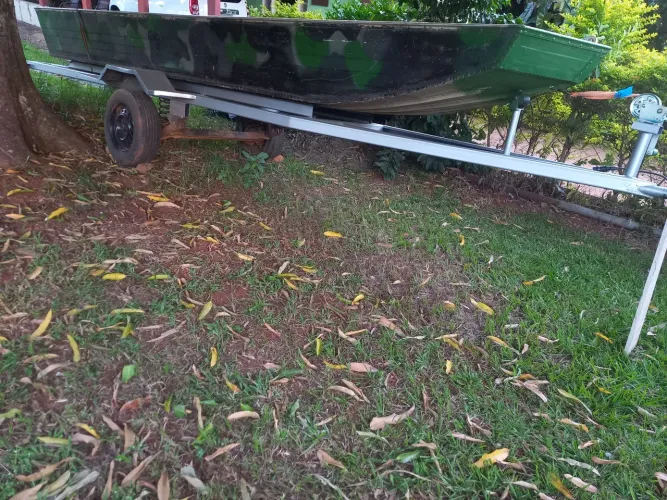 Vendo barco com berço documentado