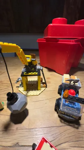 LEGO (10667) Juniores: Construção, Usado, 100% Completo e Recipiente!!