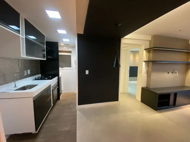 Lindo apartamento reformado de 1 quarto no Edificio Maggiore, Centro