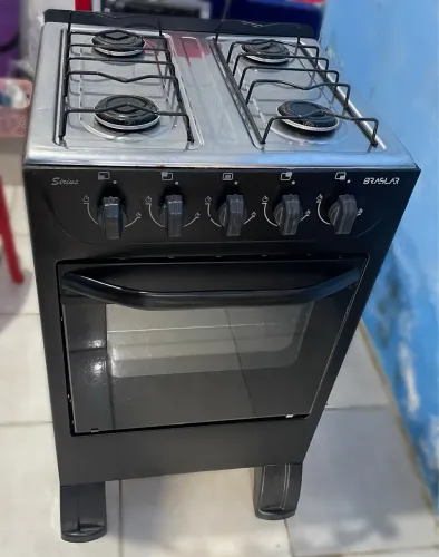 Fogão sem marcas de uso