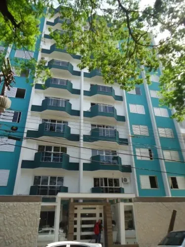 Apartamento semi mobiliado para alugar na Zona 07 em Maringá com 3 quartos, suíte e excele