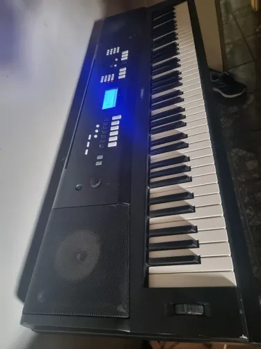 Teclado yamaha YPG-235 76 teclas