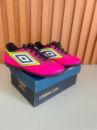 Chuteira Umbro infantil n° 30