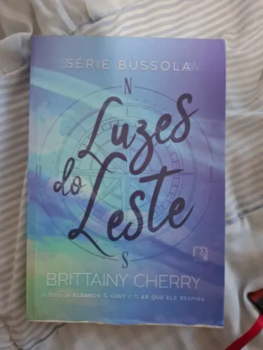 Livro luzes do leste
