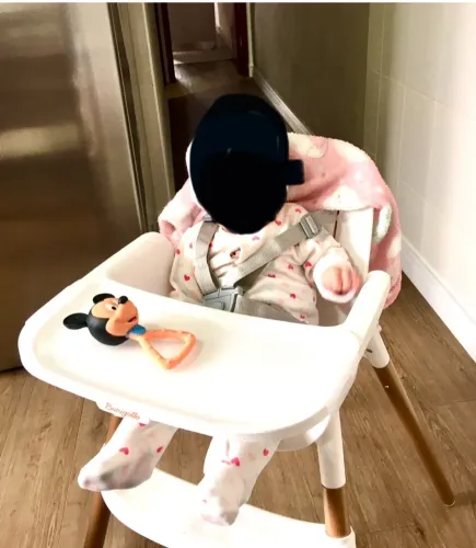 Cadeira de alimentação infantil