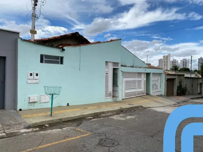 CASA COMERCIAL em GOIÂNIA - GO, SETOR DOS FUNCIONÁRIOS