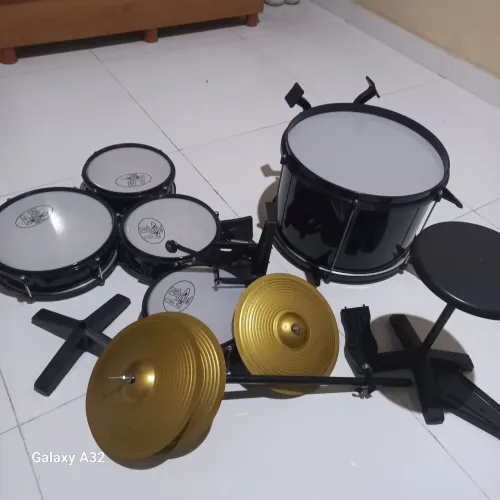 Vendo bateria infantil