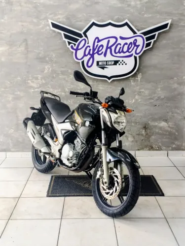 YS 250 Fazer 2011 em ÓTIMO ESTADO