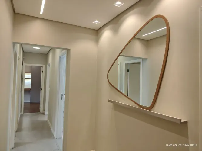 Casa com 3 Quartos, 1 Escritorio e 4 banheiros para Alugar por R$ 7.900/mês