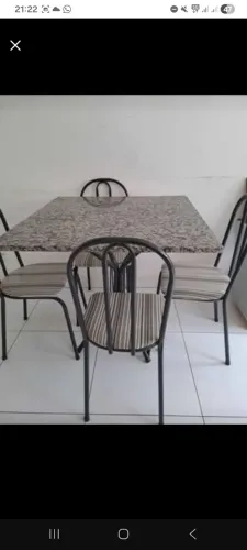 Mesa de Jantar de Pedra