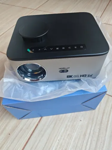 Projetor Horlat T09 Android 4K - Praticamente Novo! (Cinema em Casa)