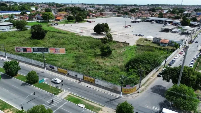 Área na Principal da Durval de Gois Monteiro - Maceió - AL