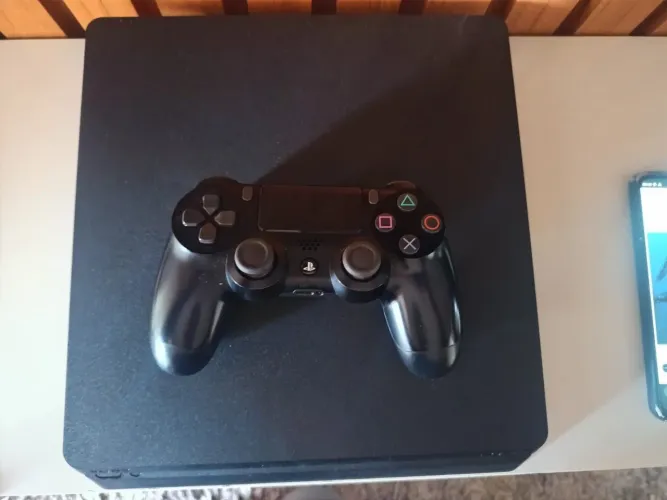vendo esse ps4 excelente para jogos e diversão, não tem nenhum defeito,foi usado uma vez