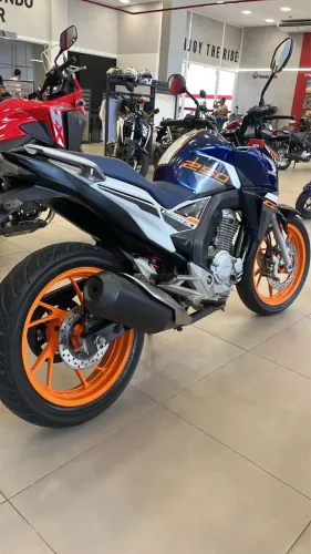 Vendo CB 250F Twister 2021