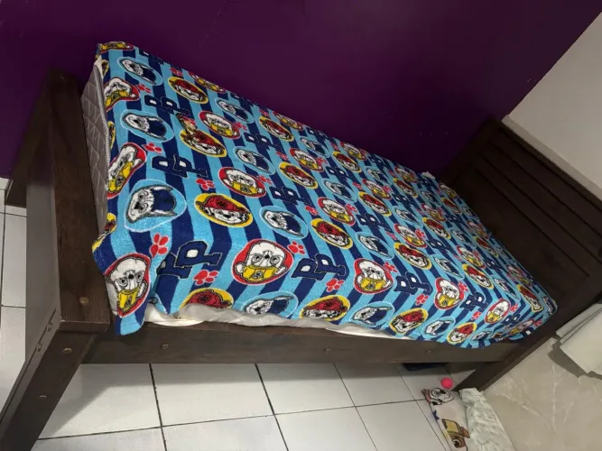 Cama de solteiro madeira