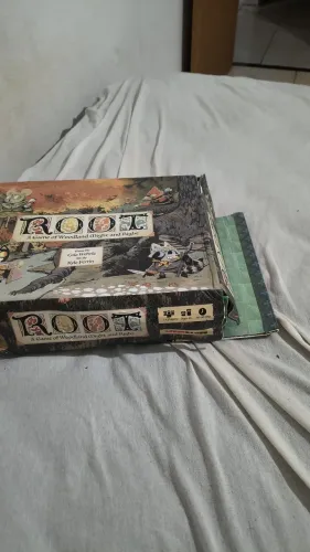 Vendo root em inglês completo (contém leve a avaria)