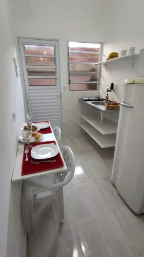 Alugo kitnet mobiliada com banheiro privativo. Vila Matilde, zona leste. 2,4km do metrô.