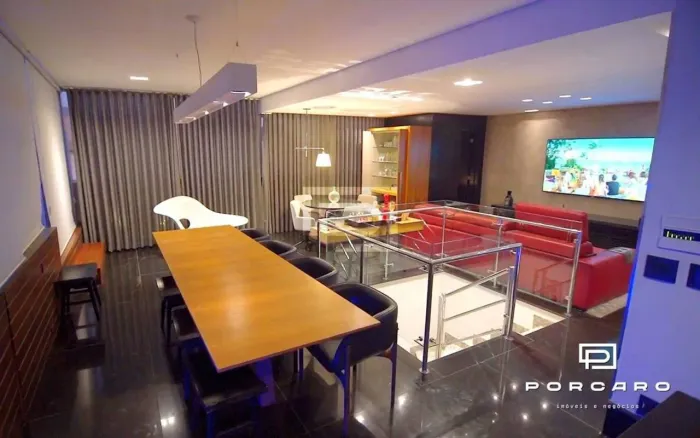 Cobertura Lourdes com jacuzzi e linda vista da cidade