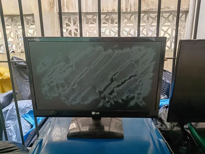 LG 24 tela queimada, retirar peças