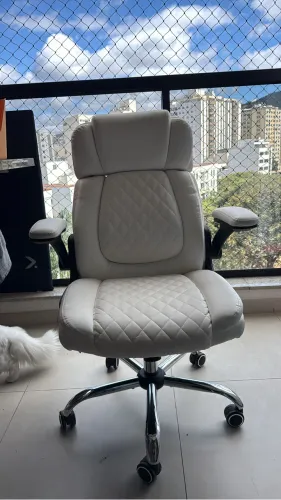 Cadeira Ortopédica Ergonômica Branca com Apoio de Cabeça - R$ 500
