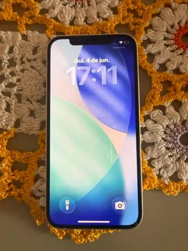 IPhone 12 filé 