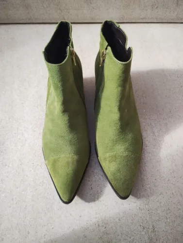 Bota Verde Luiza Barcelos número 37