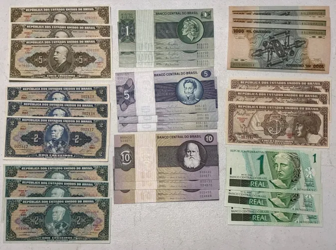 18 Cédulas antigas do Brasil. 