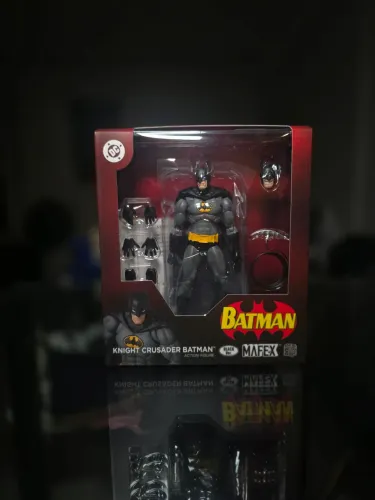 Batman Knight Crusader Mafex LACRADO