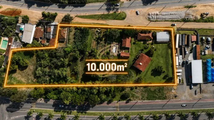 Oportunidade Rara: Chácara com 10.000 m² e Alto Potencial Comercial - Av, Brasil